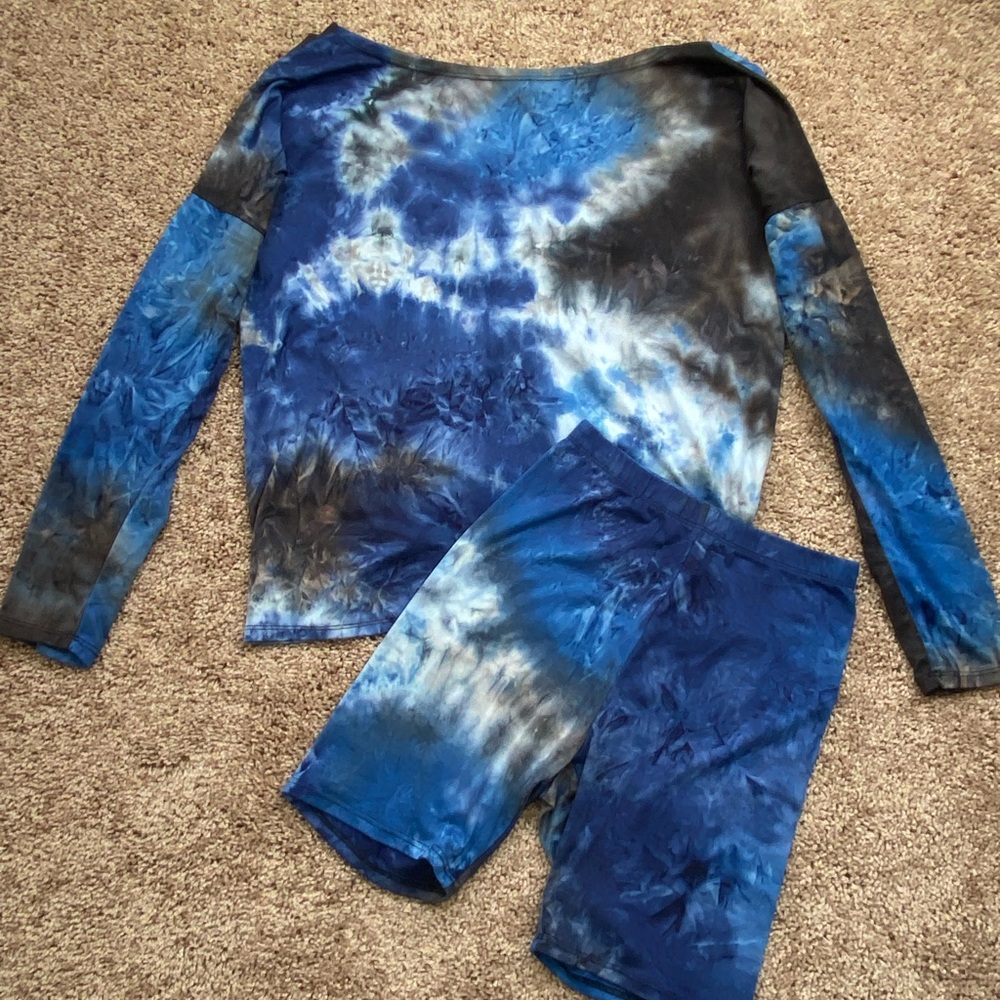 Tie-dye Off The Shoulder Long Sleeve and Short Set